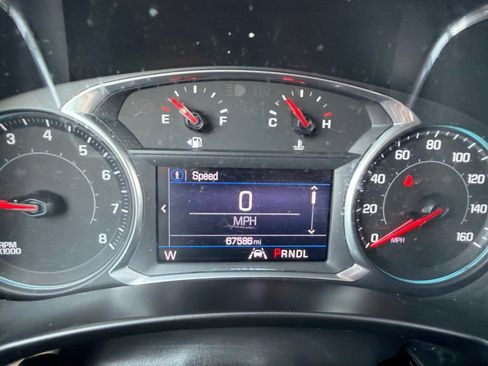Used 2020 Chevrolet Equinox LT w/ Driver Convenience Package FWD image 14