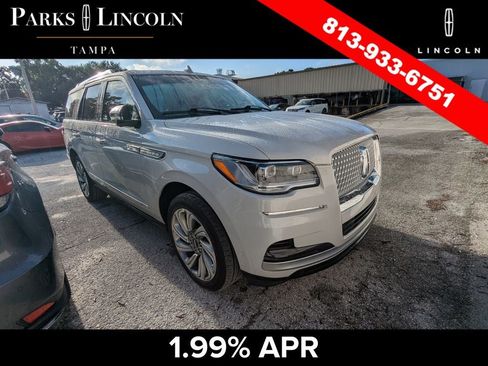Used 2022 Lincoln Navigator Reserve AWD/4WD image 3