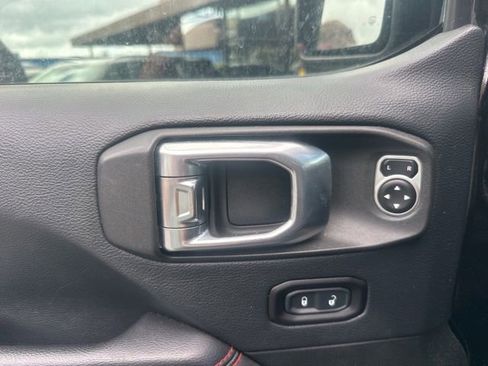 Used 2018 Jeep Wrangler Unlimited Rubicon w/ LED Lighting Group AWD/4WD image 9
