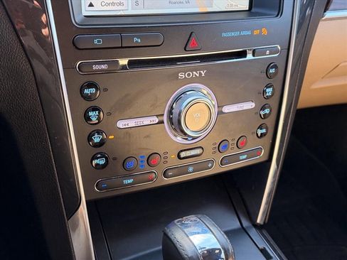 Used 2017 Ford Explorer Limited image 22