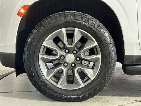Used 2021 Chevrolet Suburban LT AWD/4WD image 13
