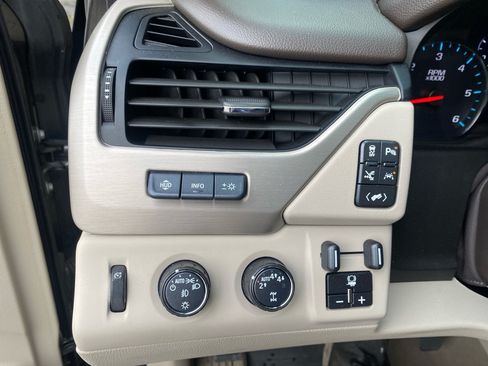 Used 2019 GMC Yukon XL Denali w/ Denali Ultimate Package AWD/4WD image 19