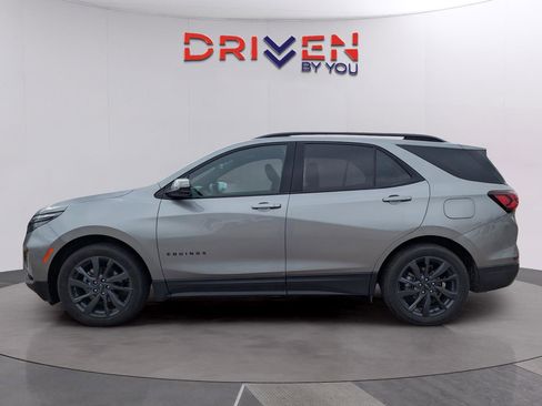Used 2024 Chevrolet Equinox RS image 2