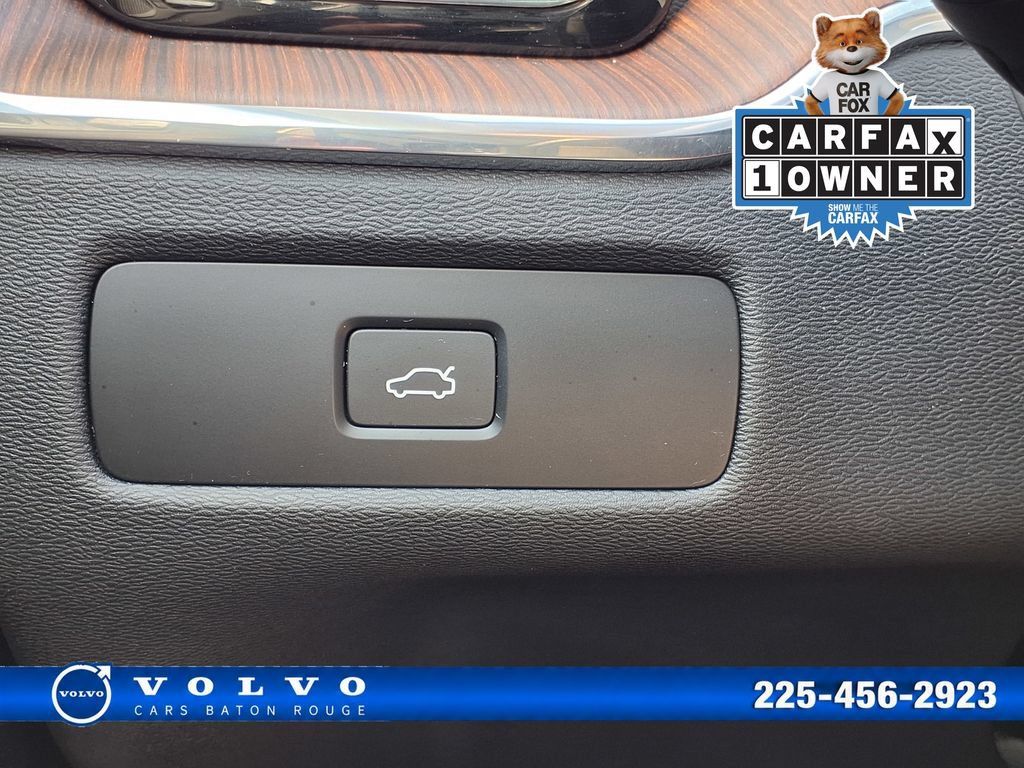 Certified 2023 Volvo XC60 B5 Plus w/ Climate Package AWD/4WD image 34