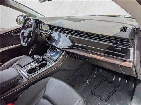 Used 2019 Audi Q8 Premium Plus w/ Premium Plus AWD/4WD image 23