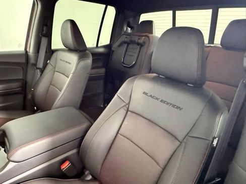 Used 2025 Honda Ridgeline Black Edition image 32