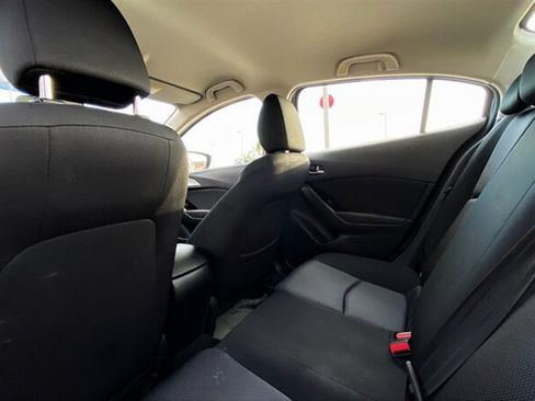 Used 2017 MAZDA MAZDA3 Sport FWD image 8