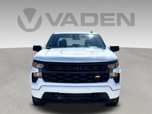 Used 2022 Chevrolet Silverado 1500 Custom image 2