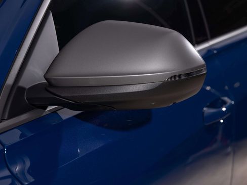 Used 2025 Audi RS Q8 performance image 33