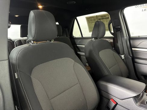Used 2019 Ford Explorer XLT w/ Equipment Group 201A AWD/4WD image 29