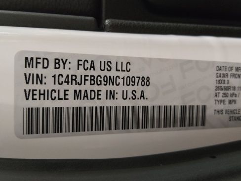 Used 2022 Jeep Grand Cherokee Limited image 33