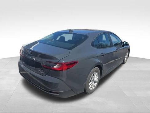 Used 2025 Toyota Camry LE image 4