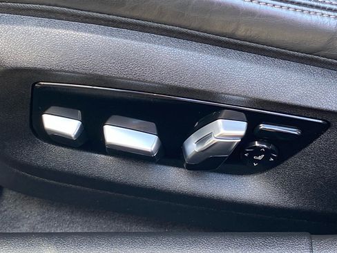 Used 2022 BMW 530i w/ Executive Package RWD image 15