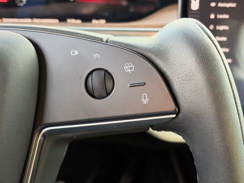 Used 2023 Tesla Model X image 12