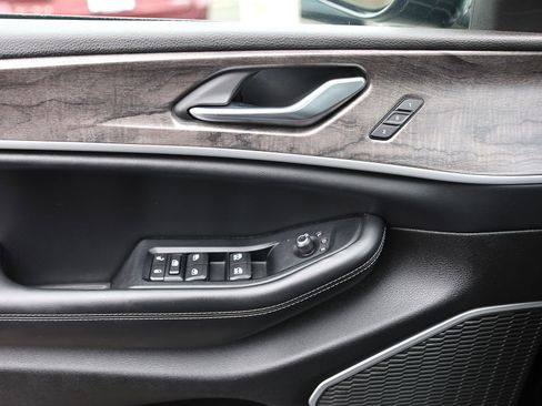 Used 2024 Jeep Grand Cherokee Limited 4xe image 37