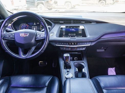 Used 2019 Cadillac XT4 Sport FWD image 13