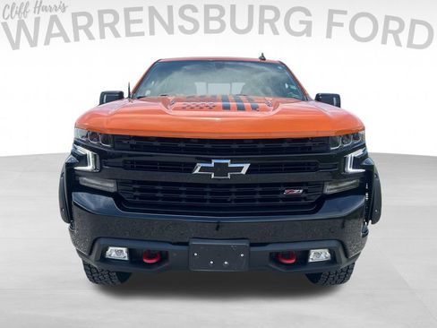 Used 2021 Chevrolet Silverado 1500 LT Trail Boss w/ Convenience Package II AWD/4WD image 2