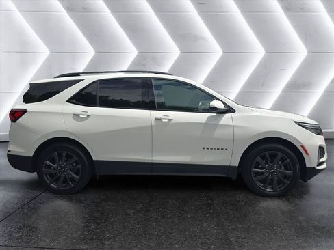 Used 2022 Chevrolet Equinox RS w/ RS Leather Package AWD/4WD image 6