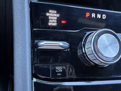 Used 2024 Jeep Grand Cherokee Overland image 41