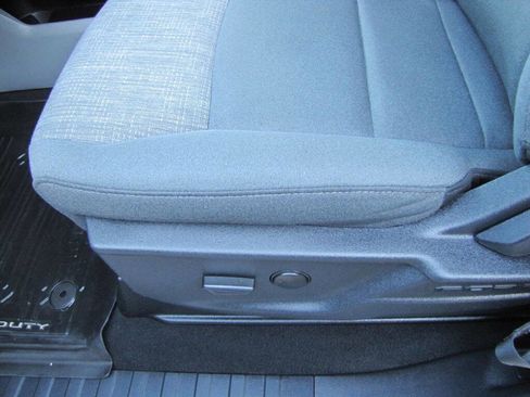 Used 2024 Ford F250 XLT w/ FX4 Off-Road Package image 16