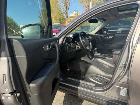 Used 2010 INFINITI FX35 AWD w/ Navigation Pkg image 10