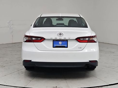 Used 2022 Toyota Camry LE FWD image 5
