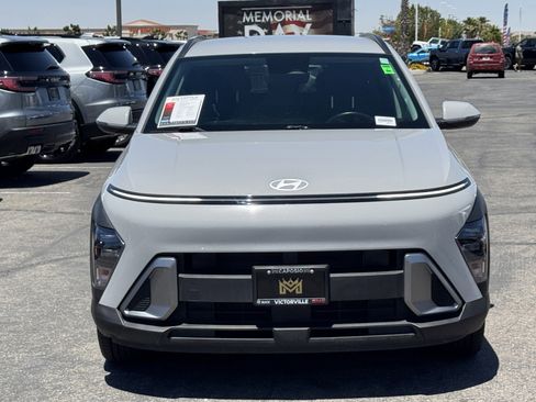 Used 2024 Hyundai Kona SEL FWD image 2