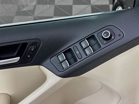 Used 2012 Volkswagen Tiguan S FWD image 18