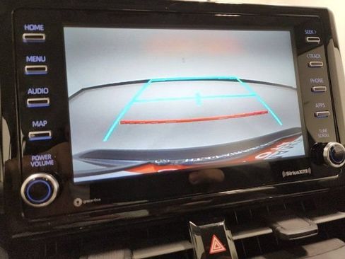 Used 2021 Toyota Corolla LE FWD image 3