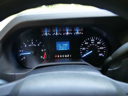 Used 2024 Ford E-450 and Econoline 450 Super Duty w/ Power Windows & Locks Group RWD image 11