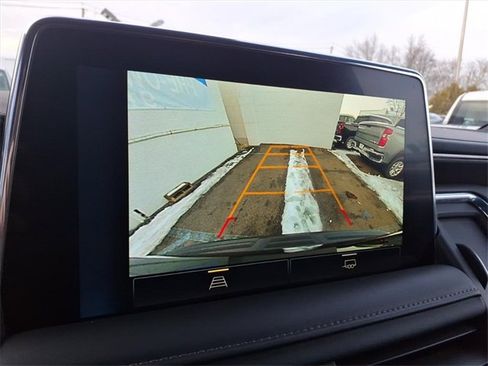 Used 2024 Chevrolet Suburban LT image 11