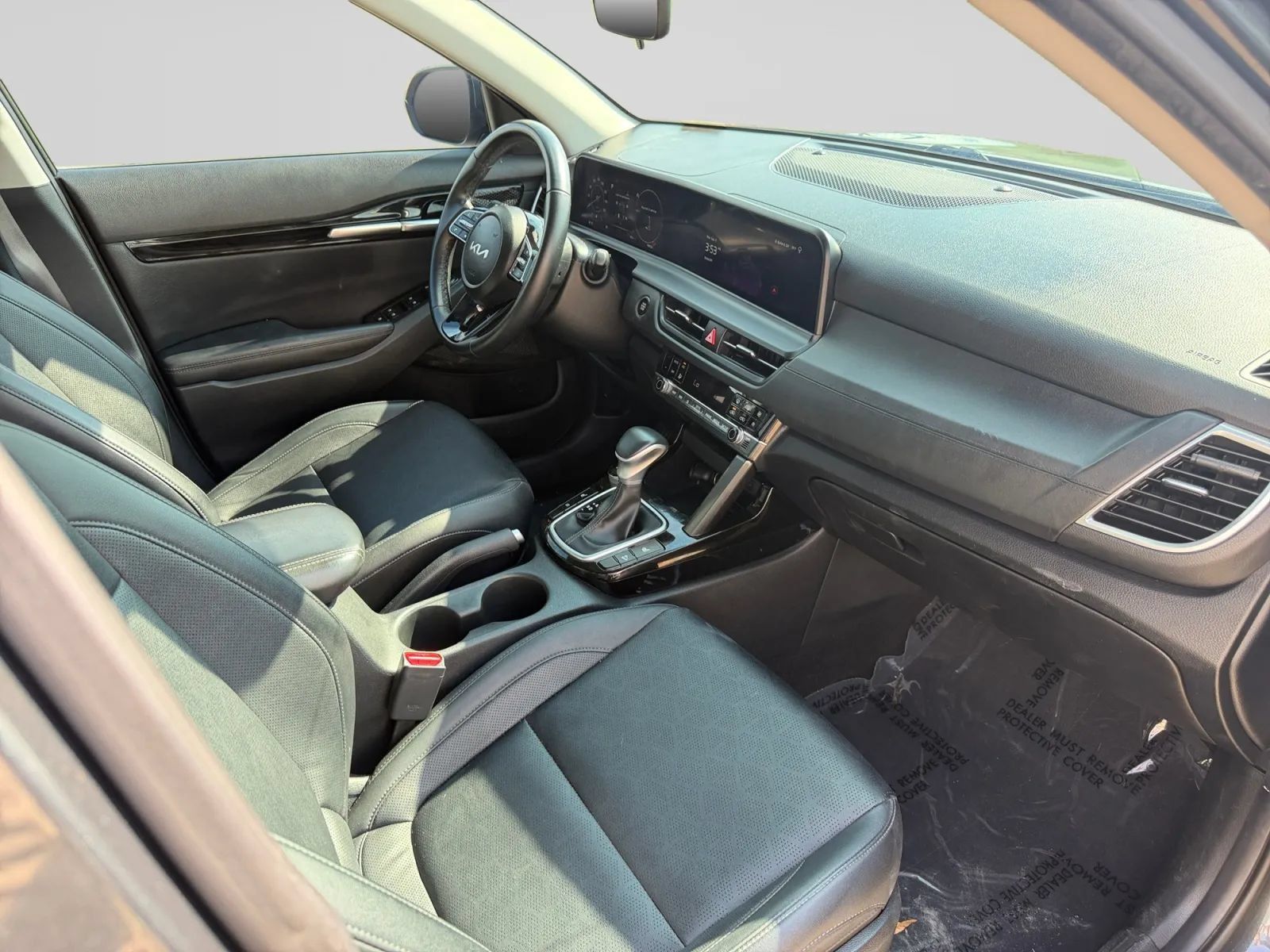 Used 2024 Kia Seltos EX FWD image 32