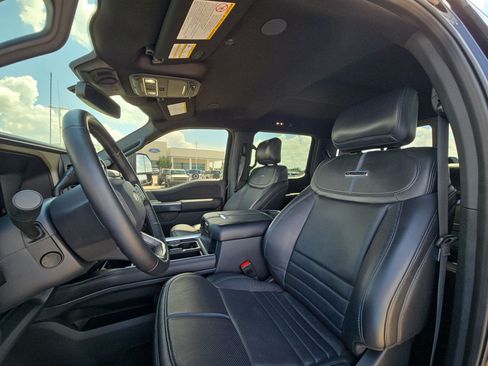 Used 2025 Ford F250 Platinum w/ FX4 Off-Road Package AWD/4WD image 28