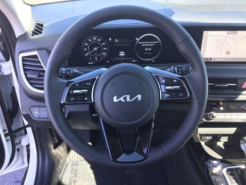 New 2026 Kia Seltos EX image 11