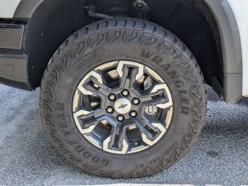 Used 2023 Chevrolet Silverado 1500 ZR2 w/ Technology Package AWD/4WD image 11