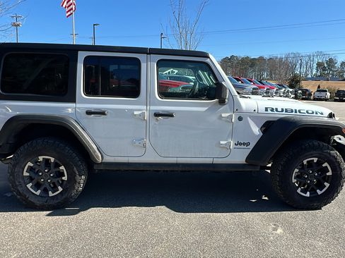 Used 2025 Jeep Wrangler Unlimited Rubicon 4xe w/ Convenience Group image 7