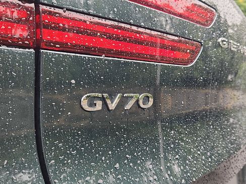 Used 2022 Genesis GV70 2.5T w/ Advanced Package image 30