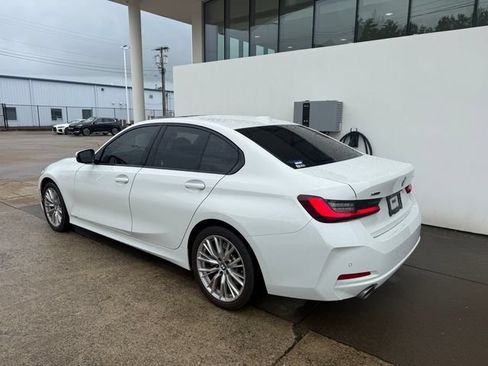 Used 2023 BMW 330i xDrive Sedan w/ Premium Package AWD/4WD image 3