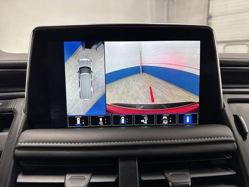 Used 2024 GMC Yukon XL SLT image 10