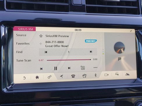Used 2018 Land Rover Discovery HSE AWD/4WD image 19