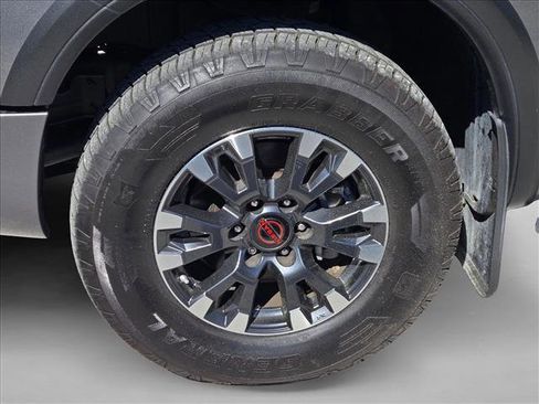 Used 2024 Nissan Titan PRO-4X w/ Pro-4x Convenience Package image 21