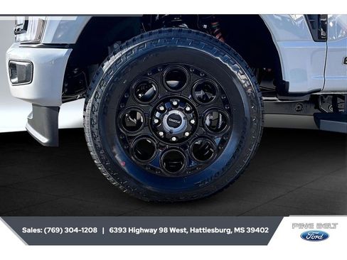 New 2026 Ford F250 XLT w/ XLT Premium Package AWD/4WD image 7