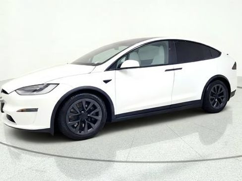 Used 2023 Tesla Model X AWD/4WD image 4