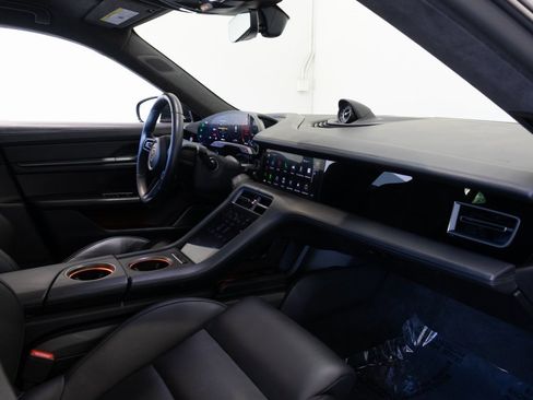 Used 2020 Porsche Taycan Turbo S image 27