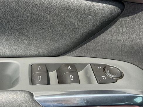 New 2026 Chevrolet Traverse LT w/ Sun and Wheel Package FWD image 23
