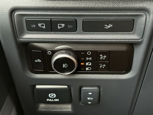 Used 2023 Ford F150 Lariat w/ Equipment Group 502A High AWD/4WD image 23