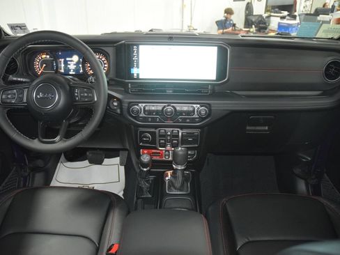 Used 2026 Jeep Wrangler Unlimited Rubicon AWD/4WD image 37