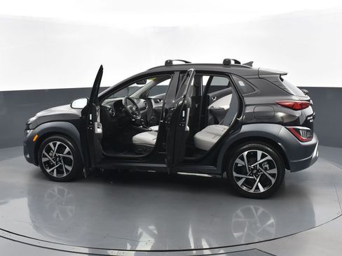 Used 2023 Hyundai Kona Limited AWD/4WD image 32