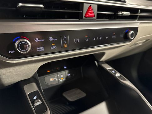 New 2026 Kia Sorento S w/ S Panoramic Sunroof Package FWD image 19