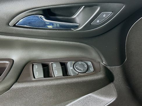 Used 2022 Chevrolet Equinox LT FWD image 14